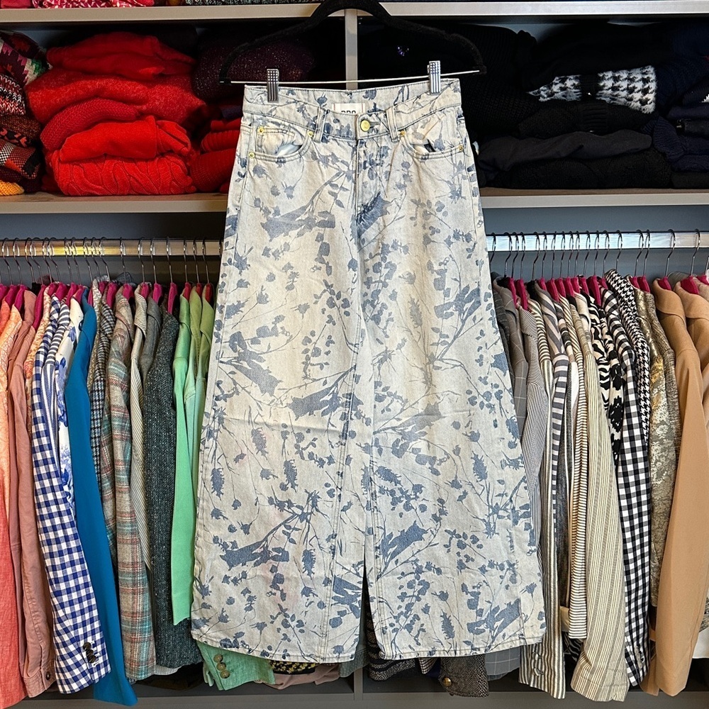 BDG blue floral ultra wide leg jeans size 25